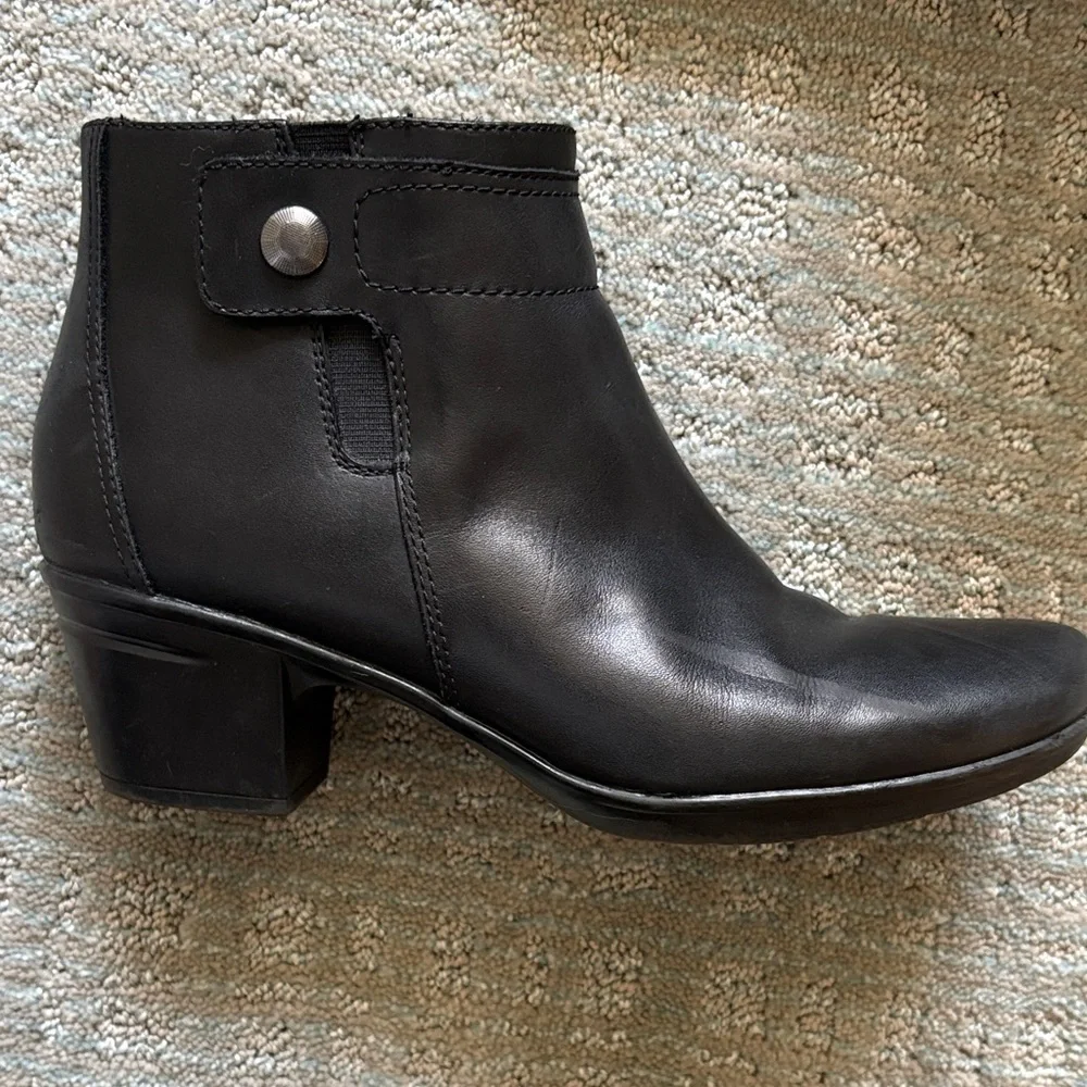 Clarks Ankle Boots - Picture 2 of 10